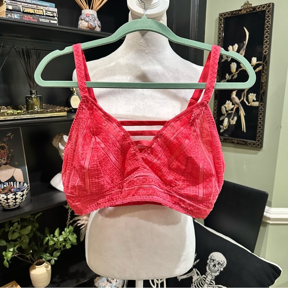 Torrid Lace Bralette – Size 1X (16/18) - Picture 1 of 10